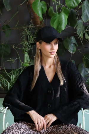 Mega Knitted Cardigan Black - EAFTÉ