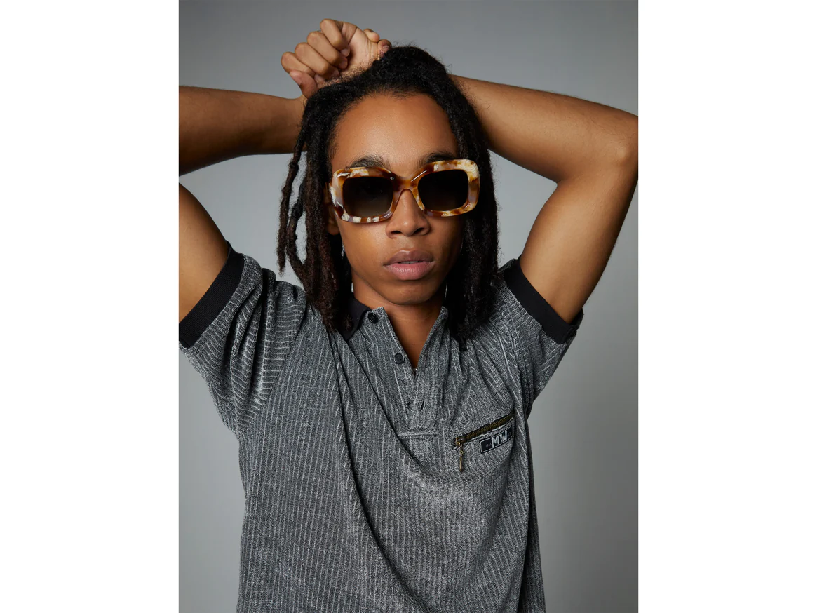 Model wearing Ivy Vintage Autumn Komono's sunglasses