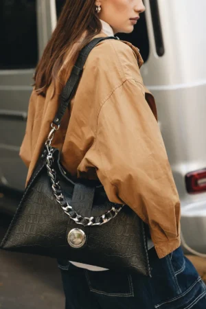 To the wilder" shoulder bag - Individual Art Leather