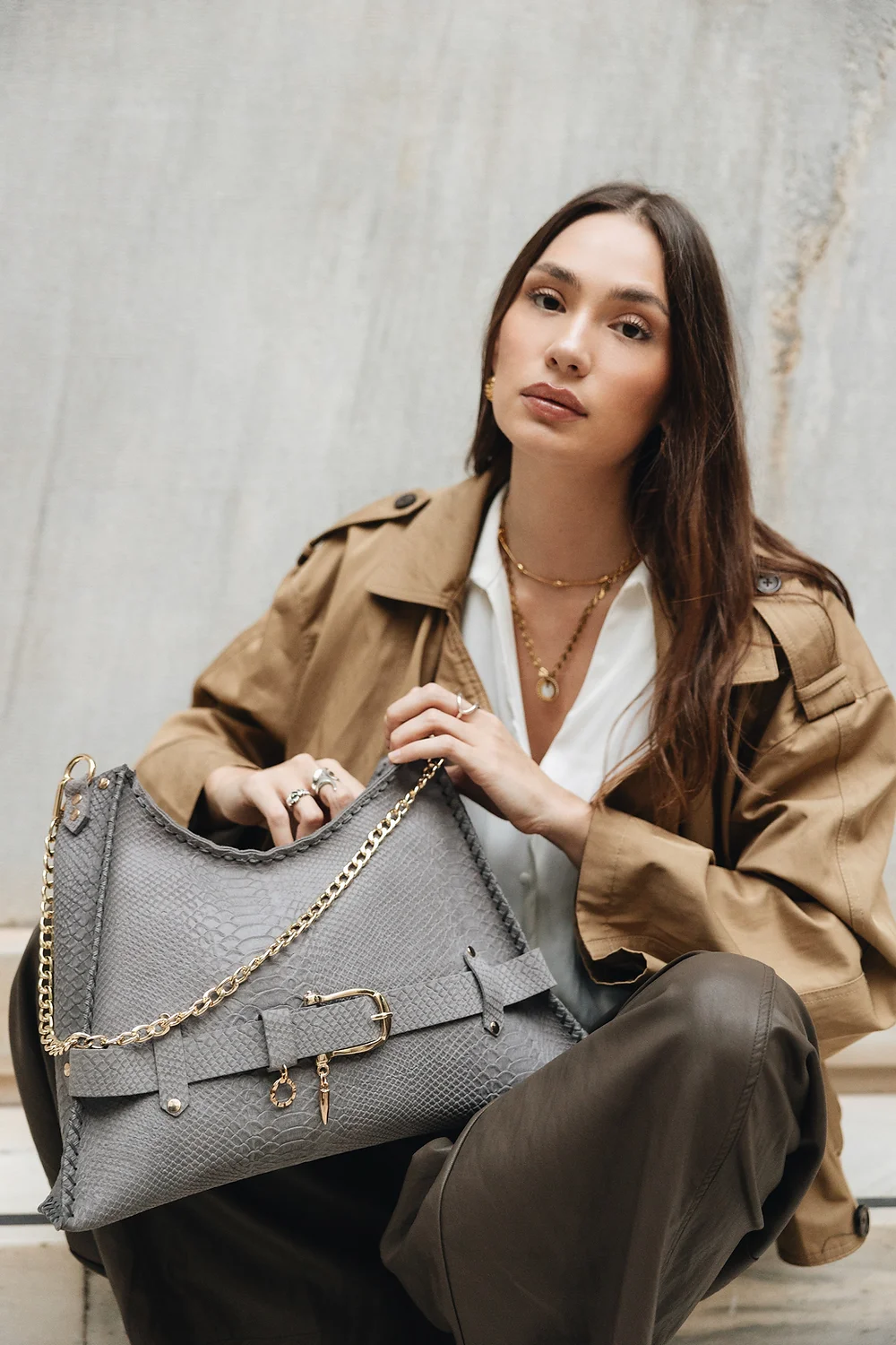 "Together in electric dreams" shoulder bag, gray suede - Individual Art Leather - Image 5