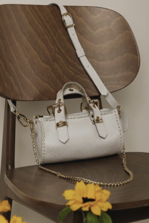 "Unstoppable" barrel bag, white - Individual Art Leather