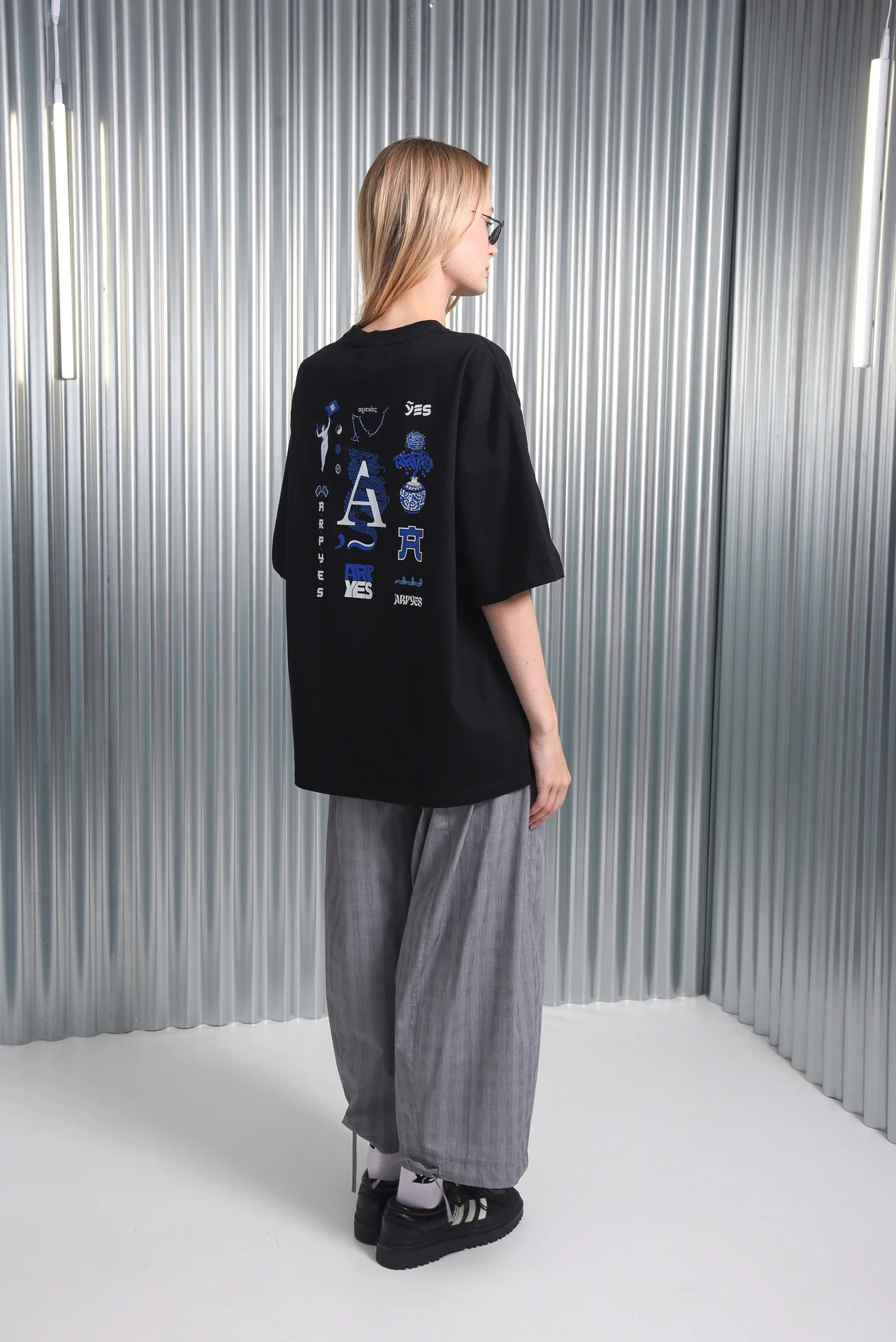 Lucky T-Shirt Black - ARPYES - Image 2